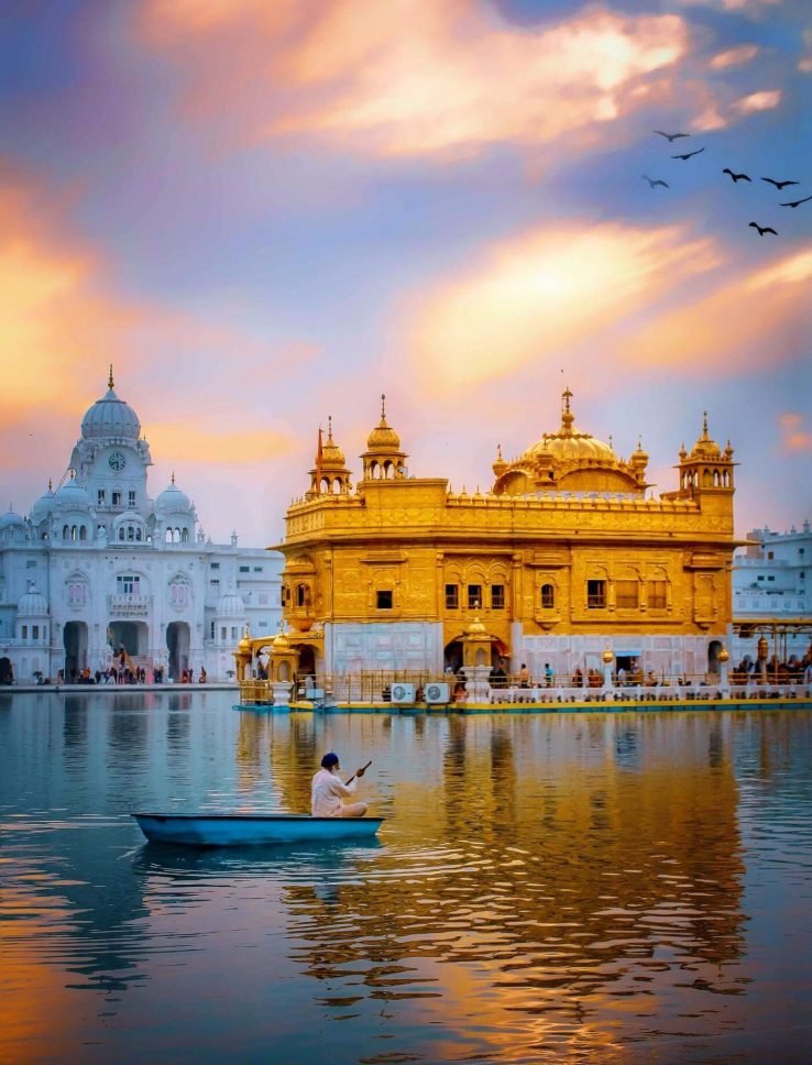 GoldenTemple_SriHarmandirSahib_Amritsar-SikhShrine_4dc9d3a2-dd51-4d92-8b41-d11c86a651e5